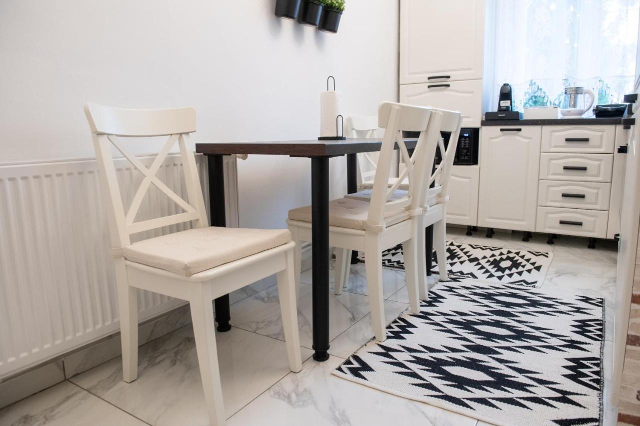 Ferienwohnung Urban Oasis Piatra Neamţ Exterior foto